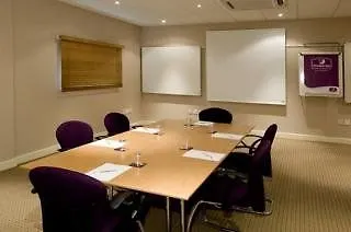 Premier Inn Manchester Airport Runger Lane North Hale  Hotell